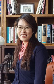강현아 Hellen Kang